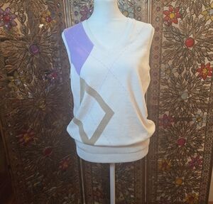 Izod XFG Womens Golf V-Neck Argyle Knit Sweater Vest White Purple Size Medium